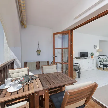 Apartment K06 Caserio -